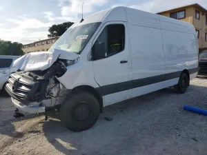 Mercedes-Benz Sprinter 2.0L 4 2025