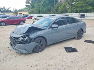 Hyundai Elantra 2.0L 4 2022
