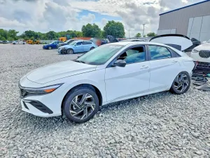 Hyundai Elantra 2.0L 4 2025