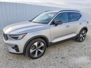 Volvo XC40 2.0L 4 2023