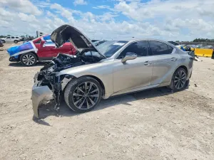 Lexus IS 2.0L 4 2022