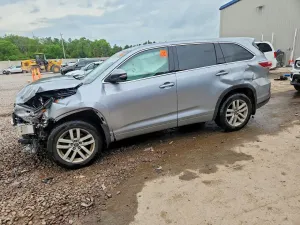 Toyota Highlander 3.5L 6 2016
