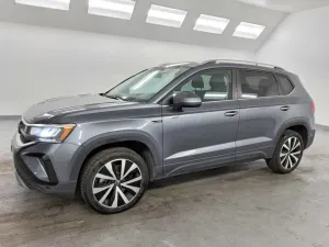 Volkswagen Taos 1.5L 4 2024