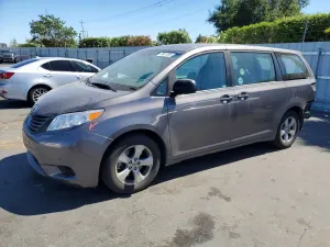 Toyota Sienna 3.5L 6 2013