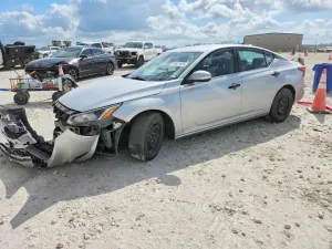 Nissan Altima 2.5L 4 2020