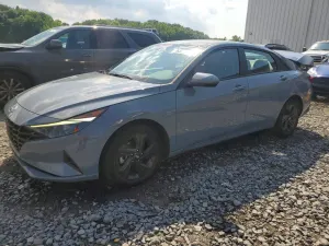 Hyundai Elantra 2.0L 4 2023