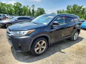 Toyota Highlander 3.5L 6 2017