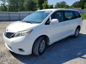 Toyota Sienna 3.5L 6 2014