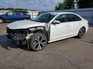 Volkswagen Passat 2.0L 4 2021