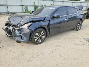 Nissan Altima 2.5L 4 2022