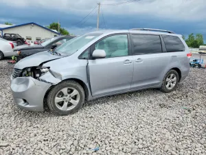 Toyota Sienna 3.5L 6 2011