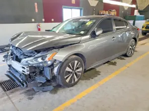 Nissan Altima 2.5L 4 2021