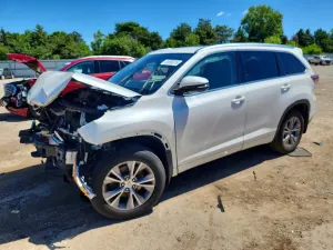Toyota Highlander 3.5L 6 2015