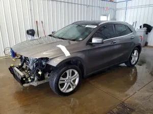 Mercedes-Benz GLA 2.0L 4 2015