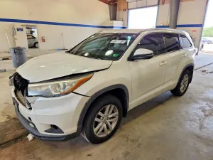 Toyota Highlander 3.5L 6 2015