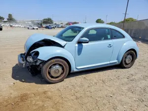 Volkswagen Beetle 2.5L 5 2012