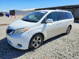 Toyota Sienna 3.5L 6 2013