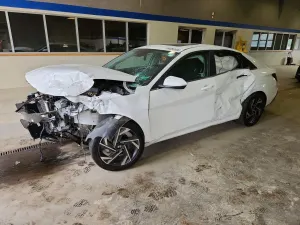 Hyundai Elantra 2.0L 4 2024