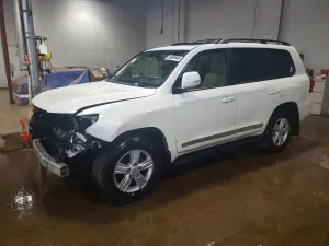 Toyota Land Cruiser 5.7L 8 2013