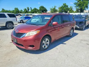 Toyota Sienna 3.5L 6 2012