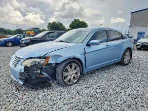 Chrysler 200 2.4L 4 2013