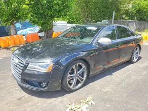 Audi S8 4.0L 8 2013