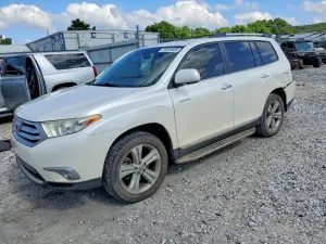 Toyota Highlander 3.5L 6 2013