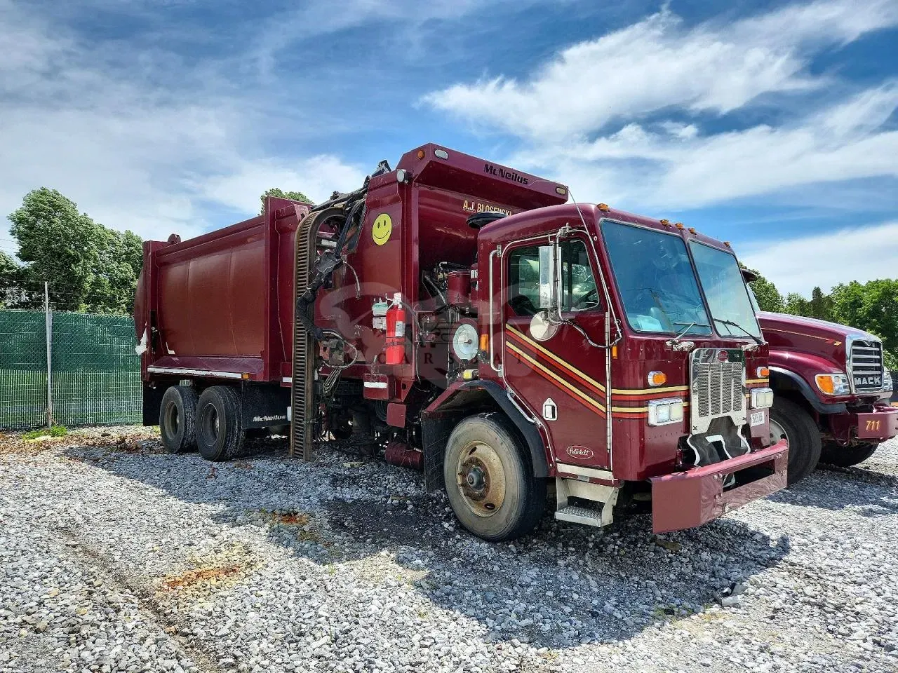 Peterbilt 320/325 11.9L 6 2013