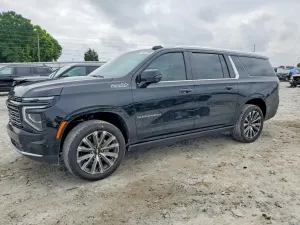 Chevrolet Suburban 6.2L 8 2026