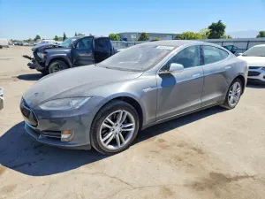 Tesla Model S 2013