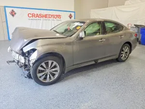 Infiniti M37 3.7L 6 2013