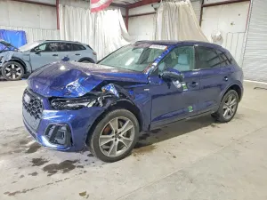 Audi Q5 2.0L 4 2025