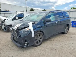 Toyota Sienna 3.5L 6 2019