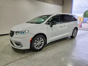 Chrysler Pacifica 3.6L 6 2026