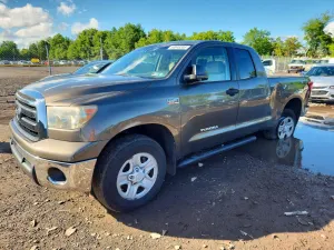 Toyota Tundra 5.7L 8 2010