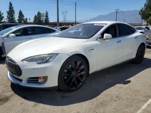 Tesla Model S 2013