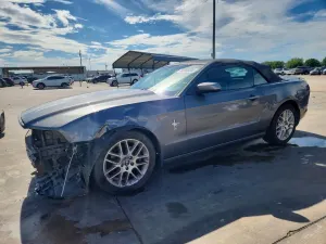 Ford Mustang 3.7L 6 2013