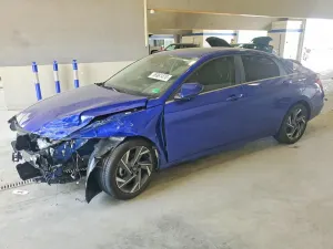 Hyundai Elantra 2.0L 4 2025