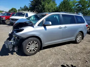 Toyota Sienna 3.5L 6 2017