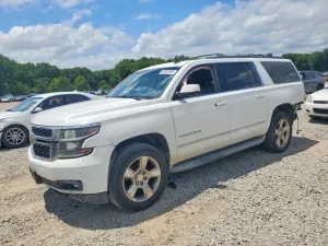 Chevrolet Suburban 5.3L 8 2015