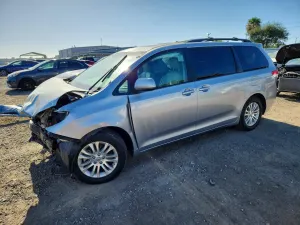 Toyota Sienna 3.5L 6 2011