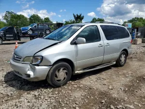 Toyota Sienna 3.0L 6 2002