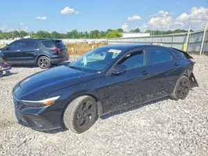 Hyundai Elantra 2.0L 4 2026
