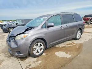 Toyota Sienna 3.5L 6 2011