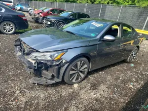 Nissan Altima 2.5L 4 2022