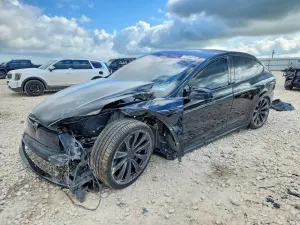 Tesla Model X 2022