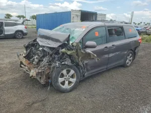 Toyota Sienna 3.5L 6 2012