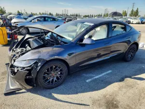 Tesla Model 3 2024
