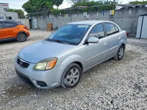 Kia Rio 1.6L 4 2010