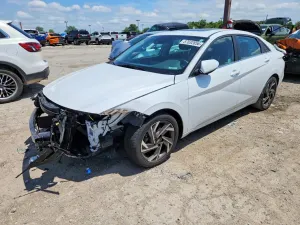 Hyundai Elantra 2.0L 4 2024